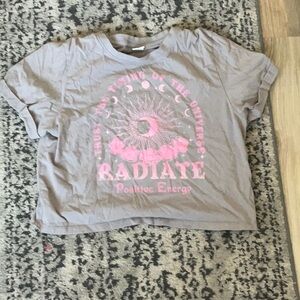 Gray and pink graphic tee